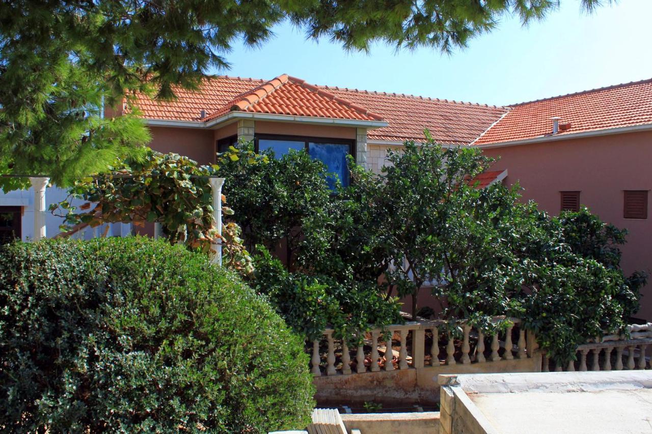 Apartments With A Parking Space Zavalatica, Korcula - 4453 Kültér fotó